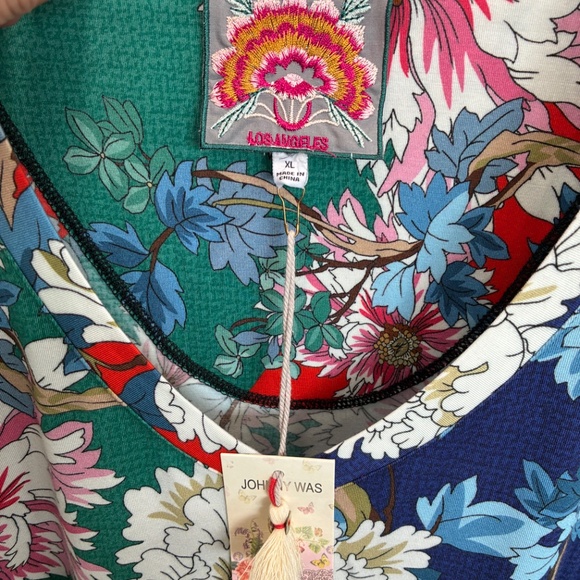 Johnny Was  Marritt Favorite Long Sleeve V-Neck Tee - Picture 5 of 7